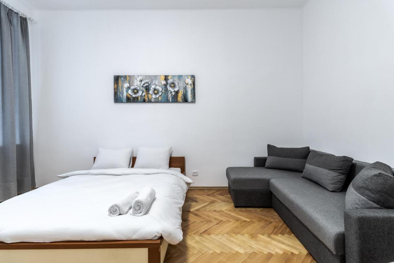 City Shalom Apartment Lviv Exterior photo