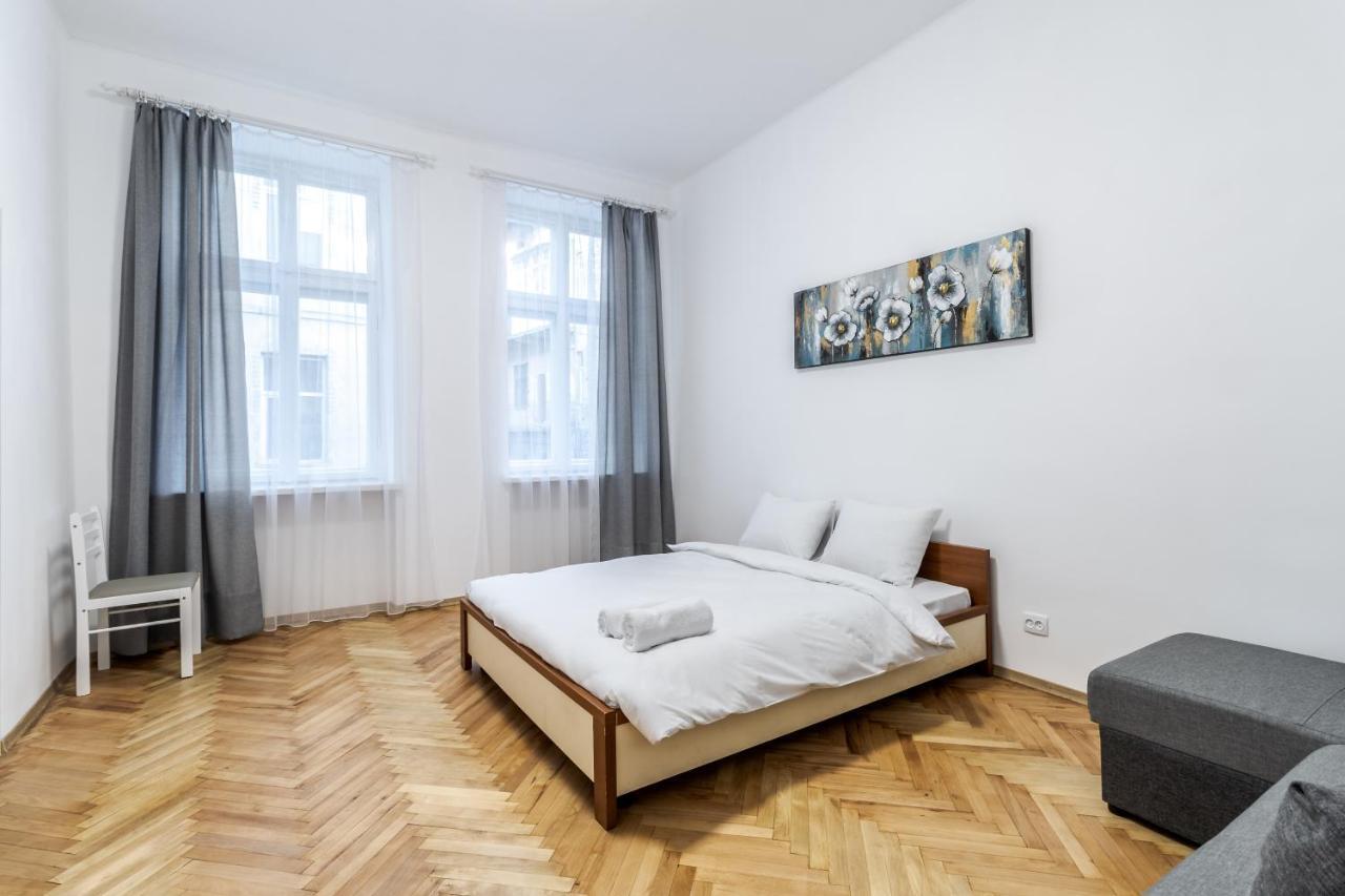 City Shalom Apartment Lviv Exterior photo